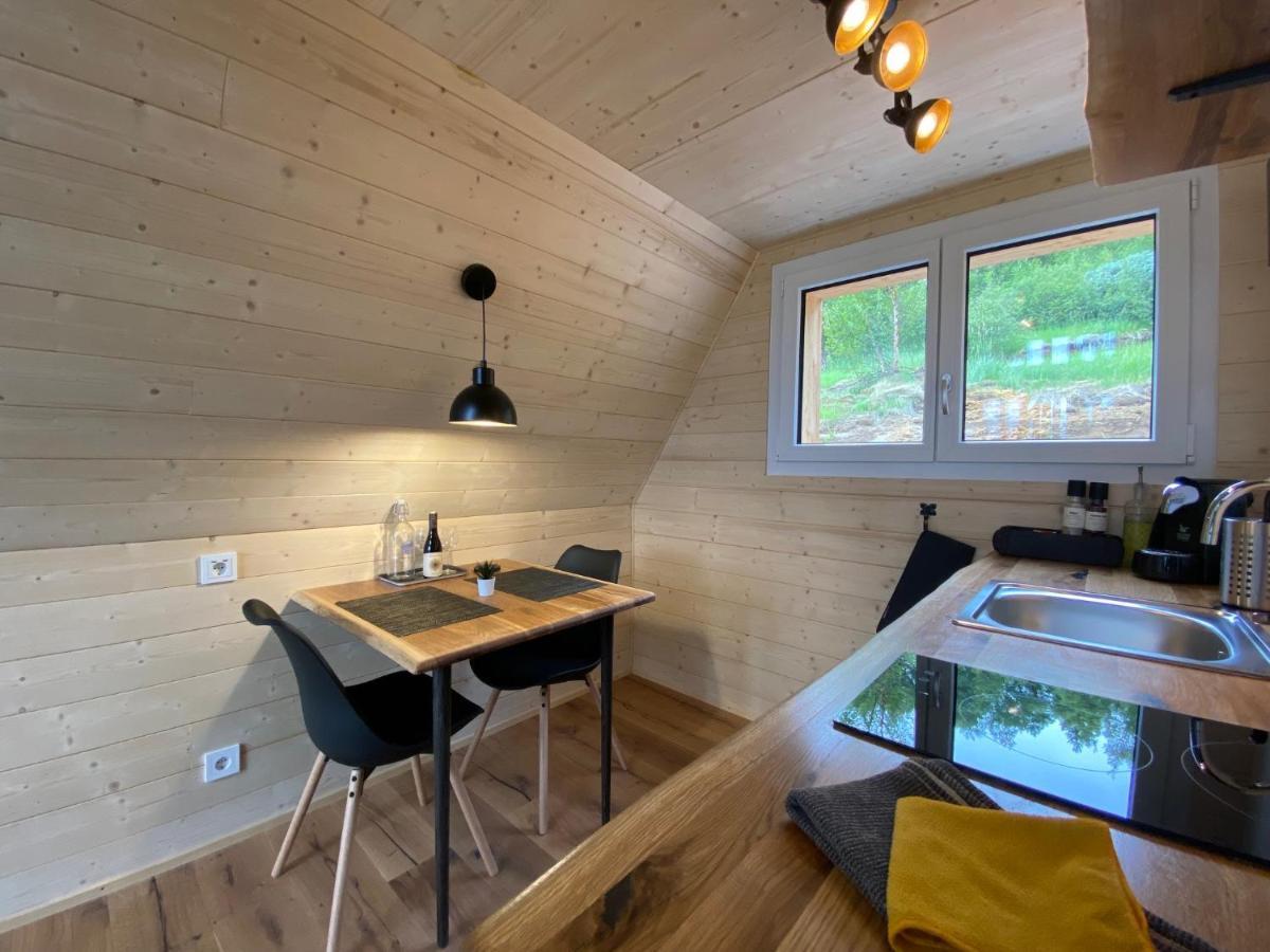 איילססטאד'יר Hengifosslodge Tiny Houses מראה חיצוני תמונה